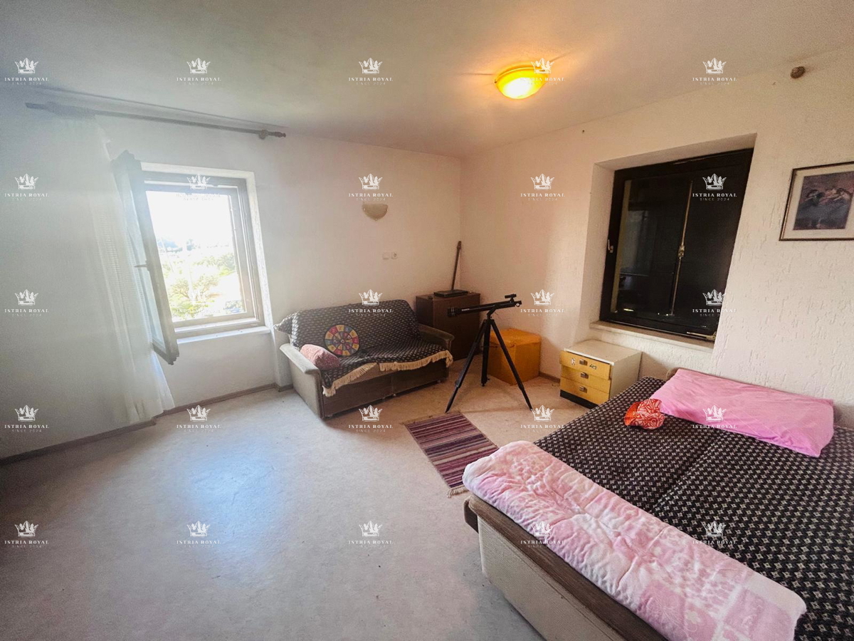 Hiša z razgledom na morje na območju Istre – 170 m² bivalne površine na 665 m² zemljišča | Cena: 250.000 €